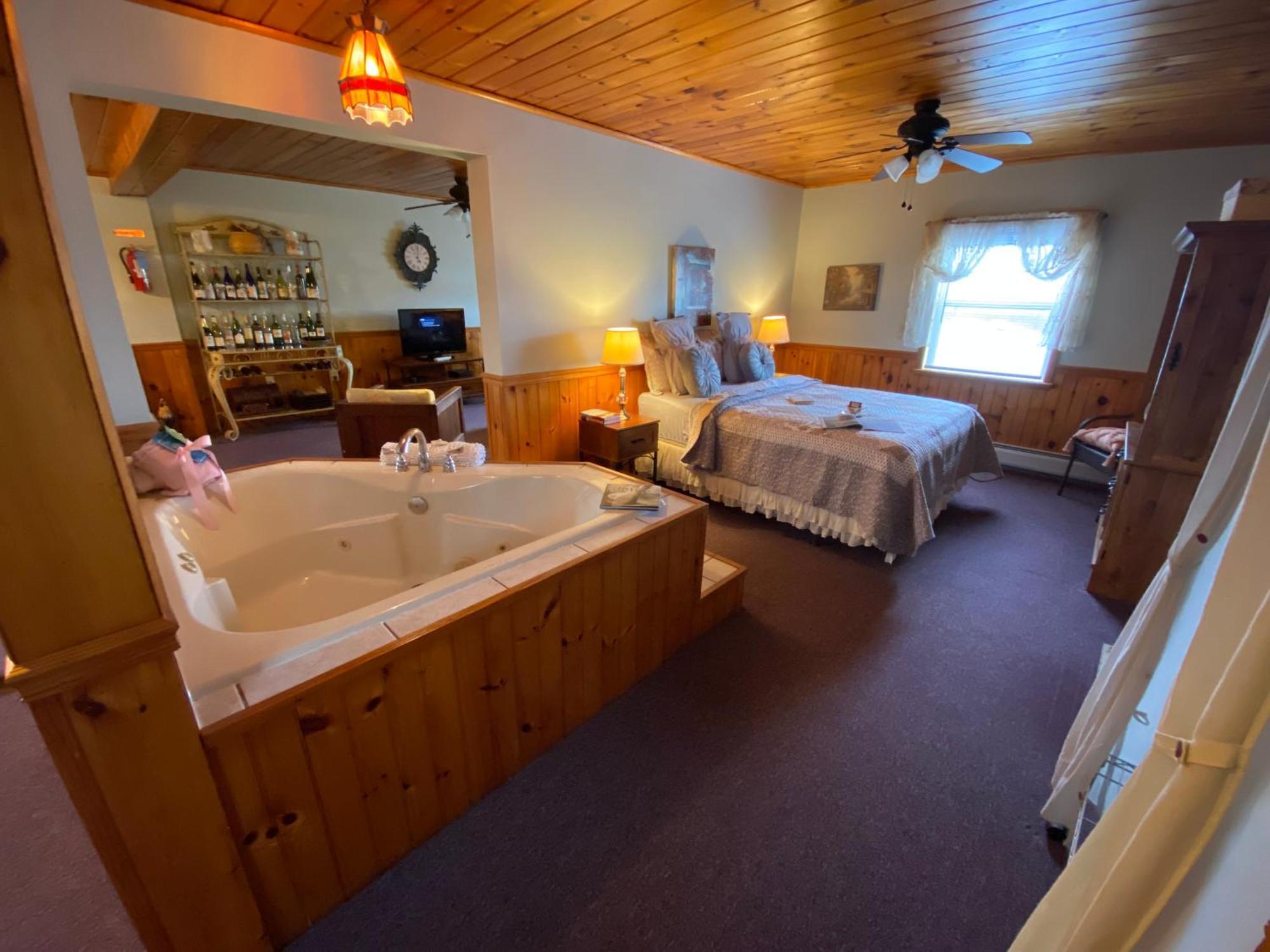 Savannah House Wine Country Inn & Cottages Himrod エクステリア 写真