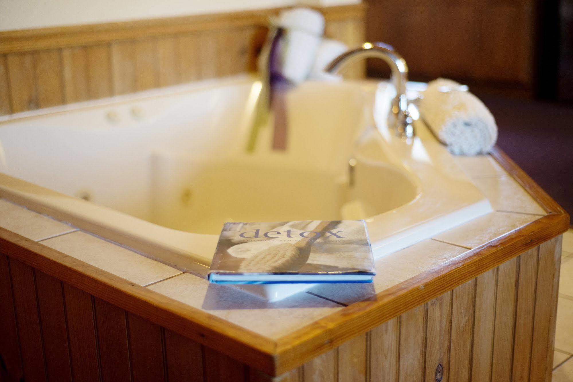 Savannah House Wine Country Inn & Cottages Himrod エクステリア 写真